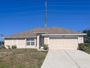 Building Photo - 310 SW 24th Ave