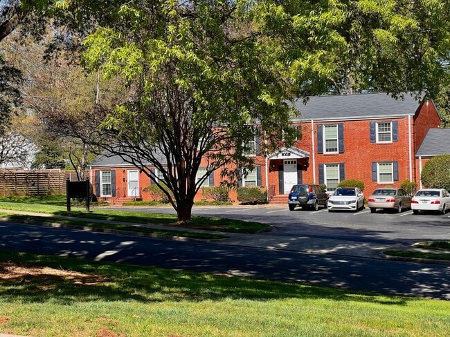 Building Photo - Elmhurst at Sedgefield