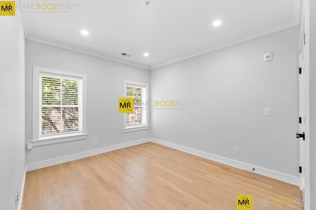 Foto del edificio - 531 Newbury St