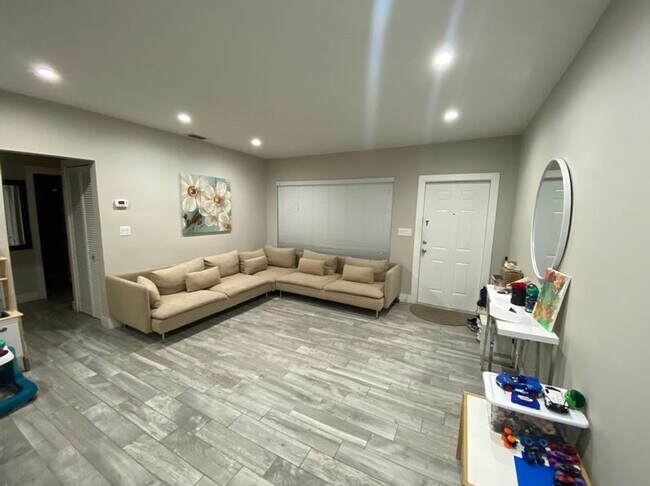 Foto del edificio - 3151 SW 11th St