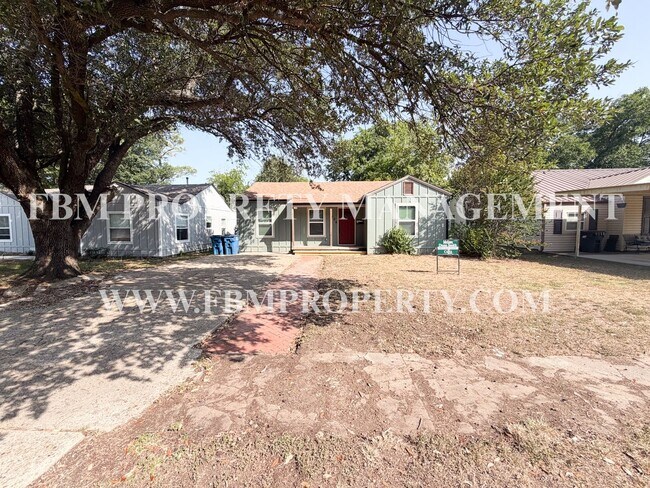 Building Photo - 1606 Cherry Ave