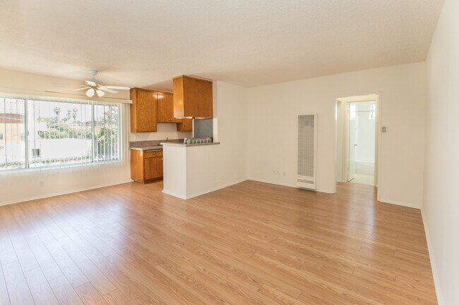 Building Photo - 12520 Pacific Ave