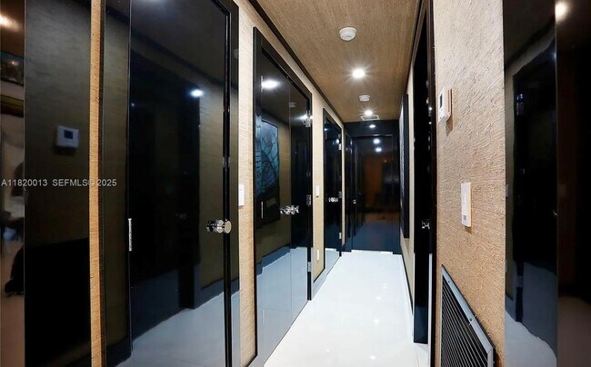 Foto del edificio - 6611 Leonardo St