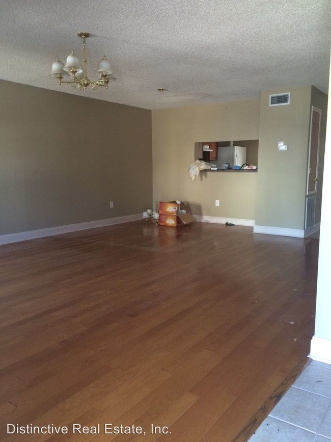 Building Photo - 3 br, 1.5 bath House - 165 Kingspoint Blvd.