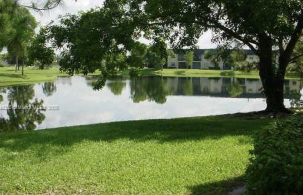 Foto del edificio - 9276 NW 1st St