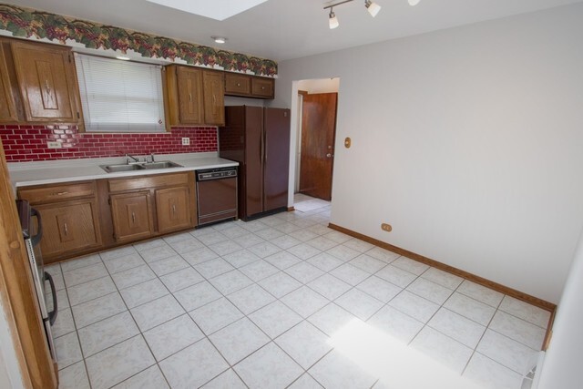 Building Photo - 651 N Kenilworth Ave