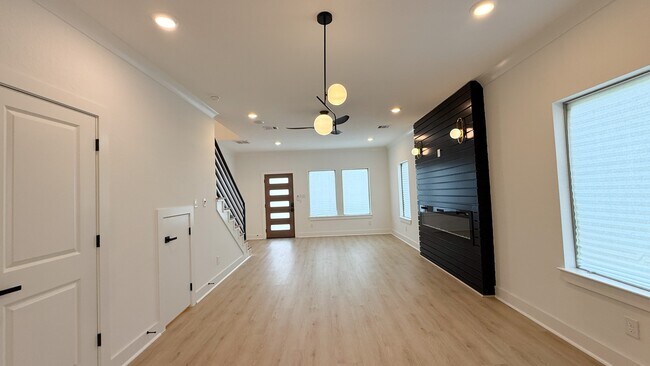 Foto del edificio - 5414 Ina St