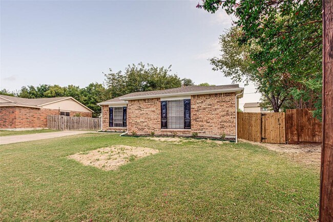 Building Photo - 522 Damon Dr