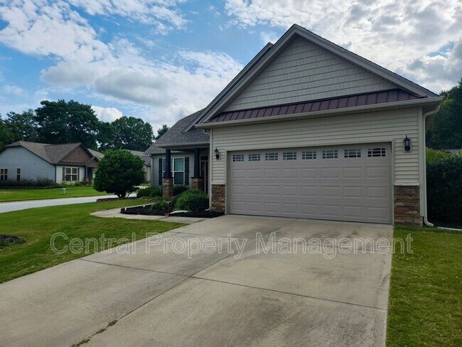 Building Photo - 1 Redwolf Ln