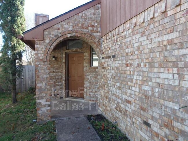 Building Photo - 5206 Wolverton Ct