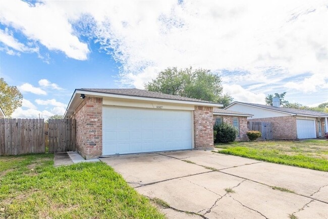 Building Photo - 9907 Towne Tower Ln