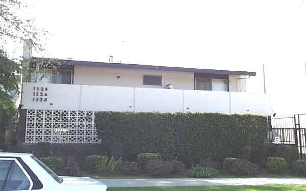 Primary Photo - 1524-1528 Yosemite Dr