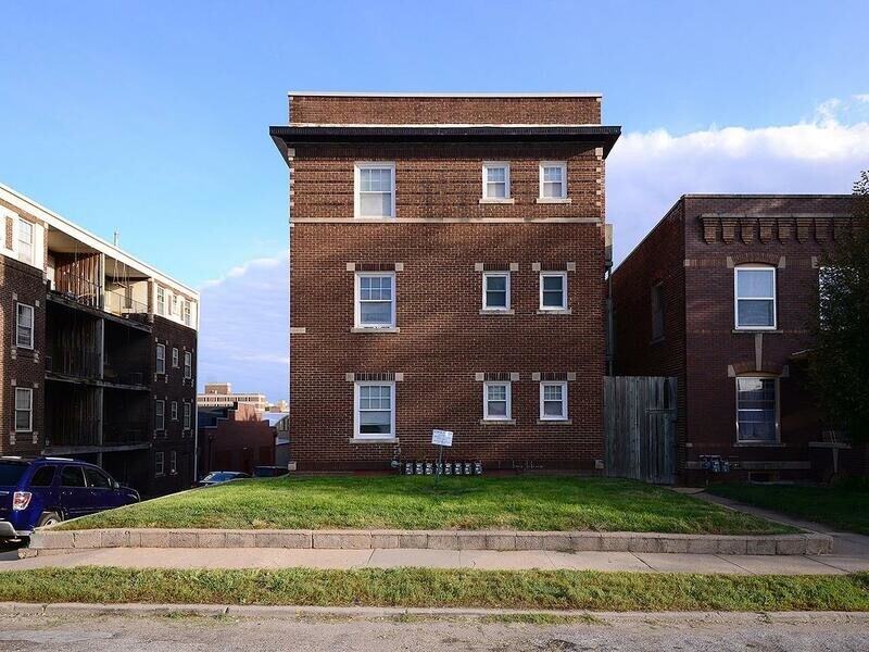 Building Photo - 651 S 19th Ave