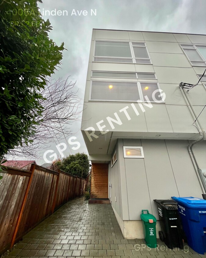 Primary Photo - Beautiful 3bed 2.5 bath Home in Seattle