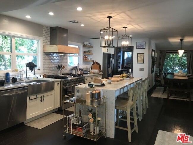 Foto del edificio - 17841 Tarzana St