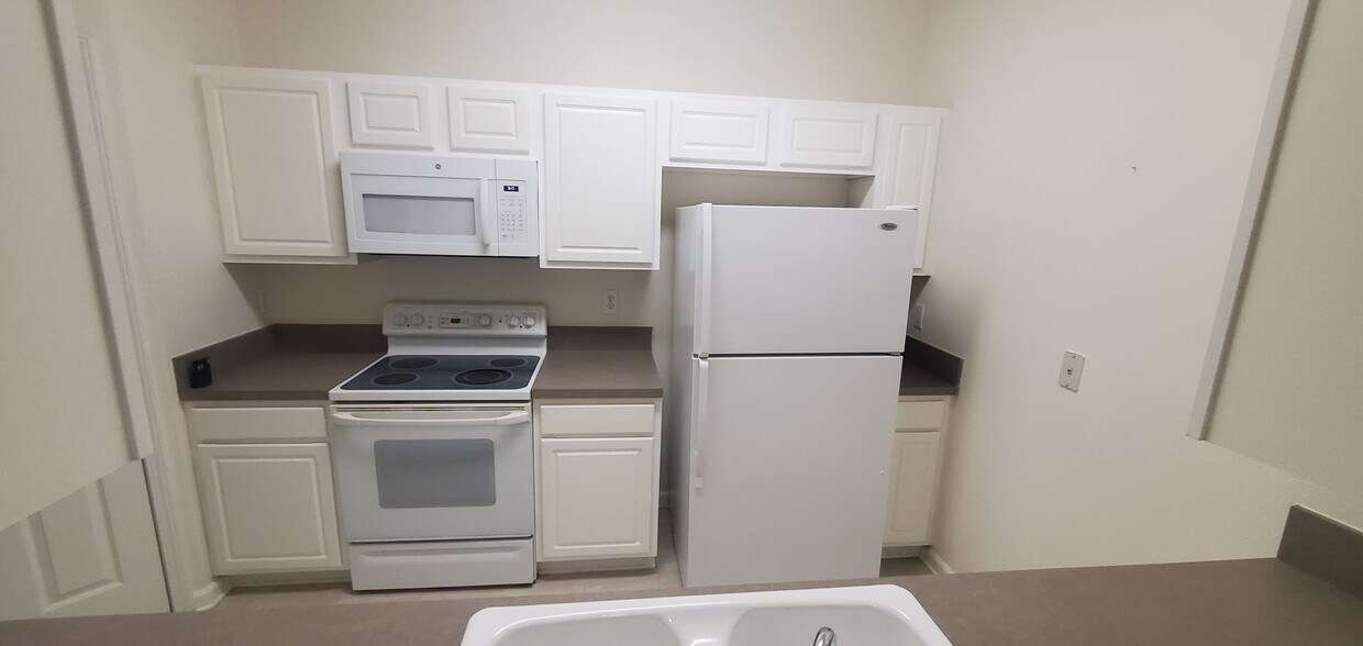 Primary Photo - 3/2 Condo in Gated Community