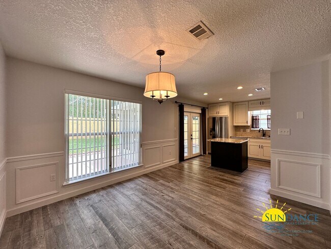 Building Photo - Pristine Home in the Heart of Fort Walton ...