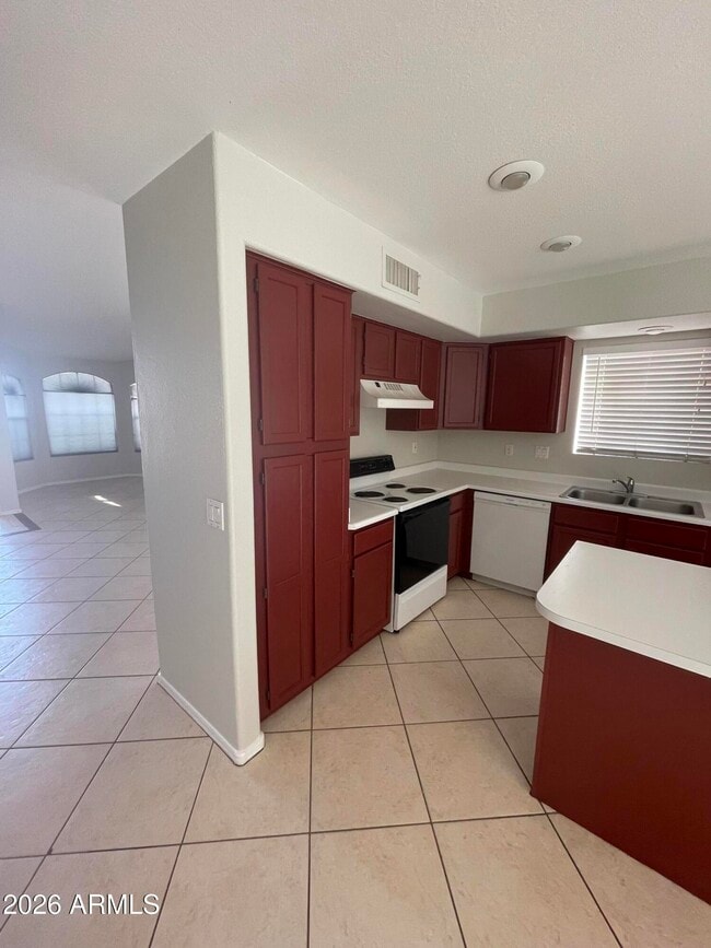 Foto del edificio - 1921 W Winchester Way