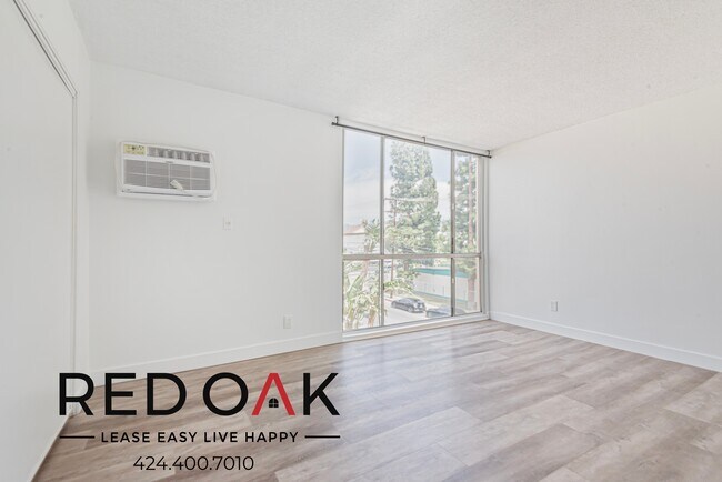 Building Photo - 10535 Lindley Ave