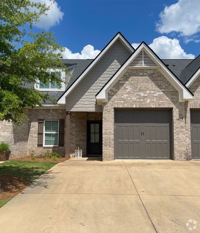 Building Photo - 1409 New Arbor Trce