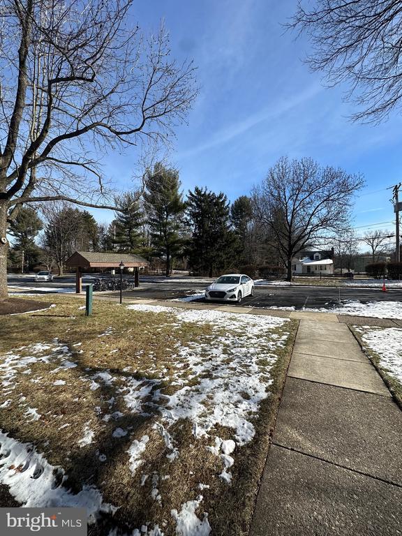 Foto del edificio - 612 N Shady Retreat Rd