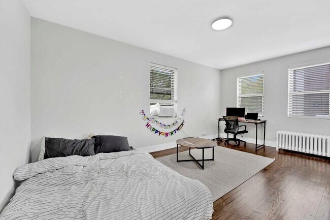 Foto del edificio - 2959 N Damen Ave
