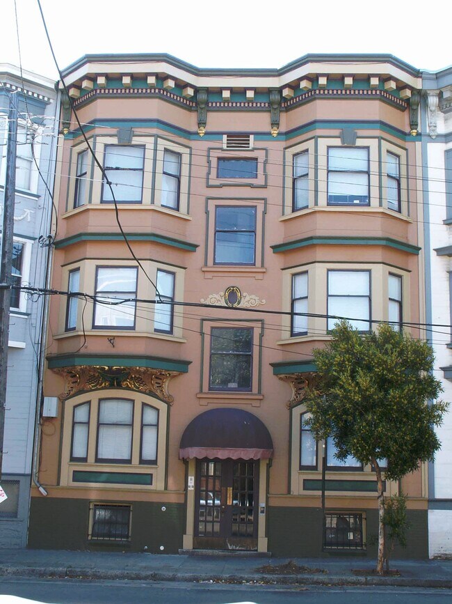Building Photo - 249 Oak St