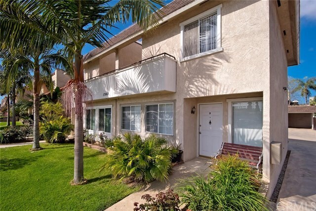 Foto principal - 17661 Van Buren Lane