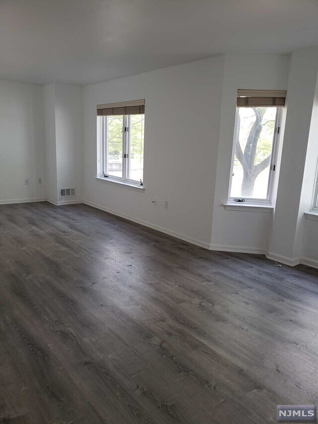 Building Photo - 206 Nelson Ct