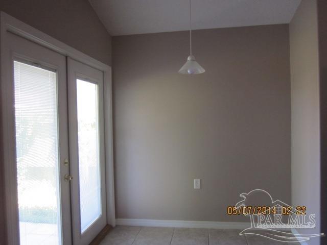 Building Photo - 2544 Gulf Breeze Ave