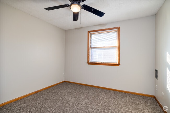 2BR, 1BA - 800SF - Second Bedroom - Arbor Park Apartments