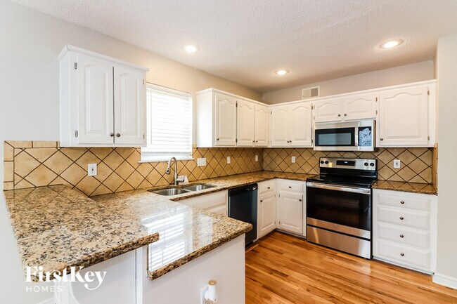 Foto del edificio - 15626 Riley St