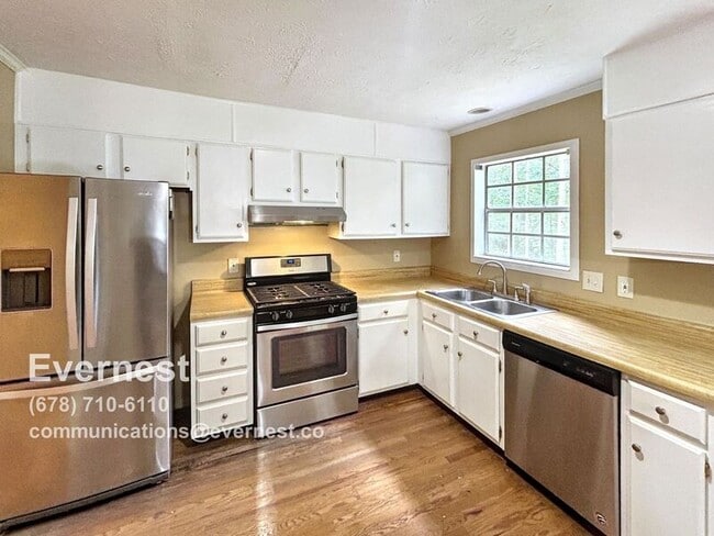Building Photo - 3110 Glen Knolls Ct