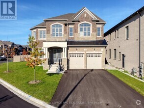 Building Photo - 11 Jura Cres