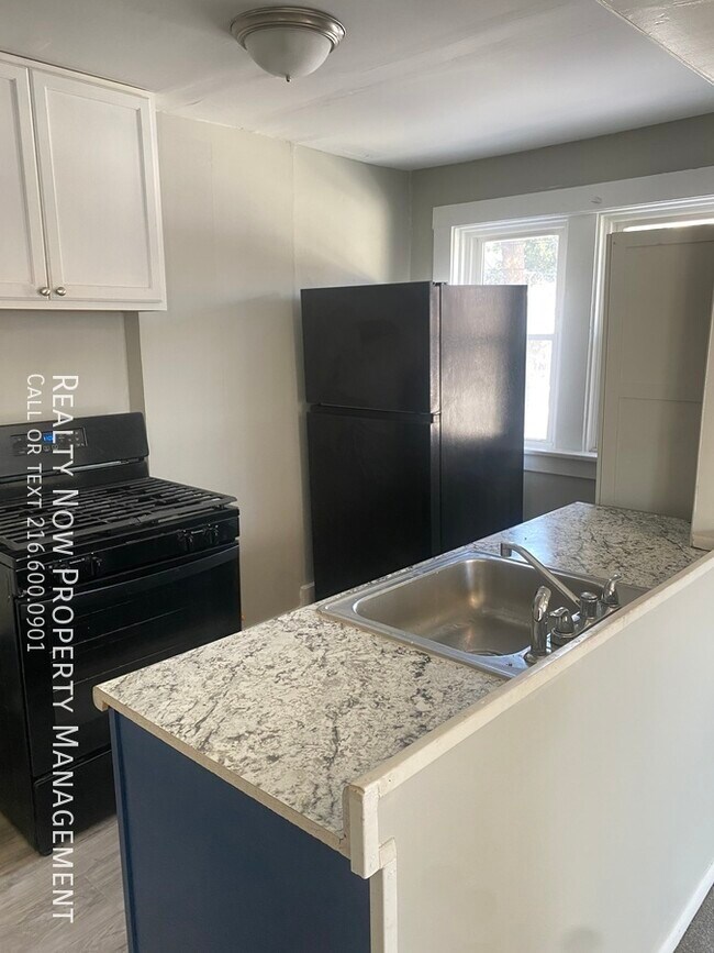 Building Photo - 3540 Trent Ave