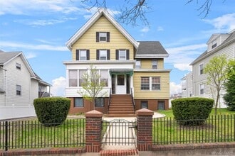 Building Photo - 135 Beekman Ave