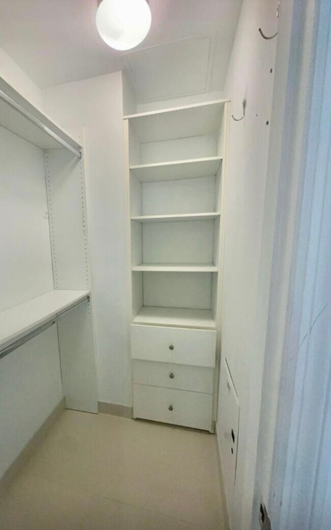 Foto del edificio - 60 SW 13th St