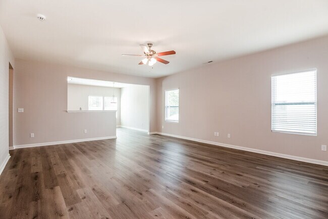 Building Photo - 2304 Lake Vista Drive
