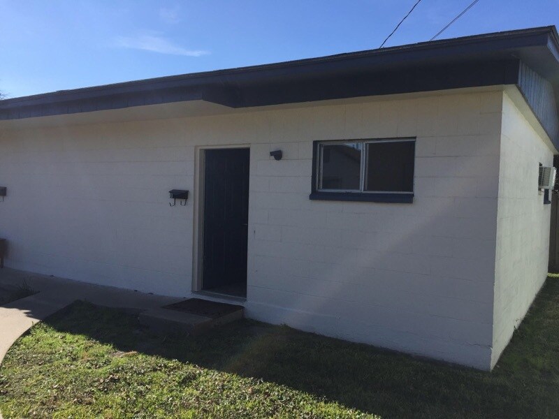Primary Photo - 1205 N Glass St