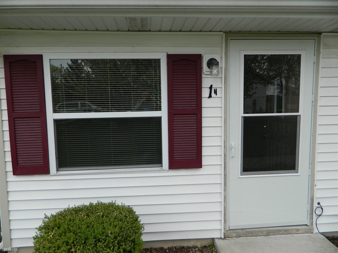 Primary Photo - 247 W Hall St