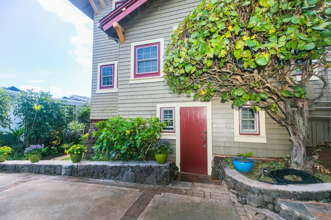 Building Photo - 2135 Haena Dr