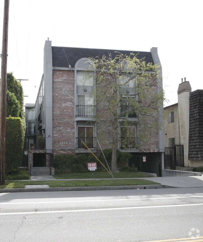 Building Photo - 4342 Whitsett Ave