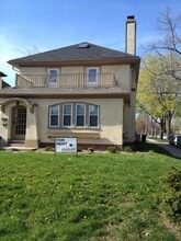 Building Photo - 1830 E Kenwood Blvd