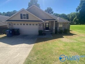Building Photo - 109 Oak Shade Dr