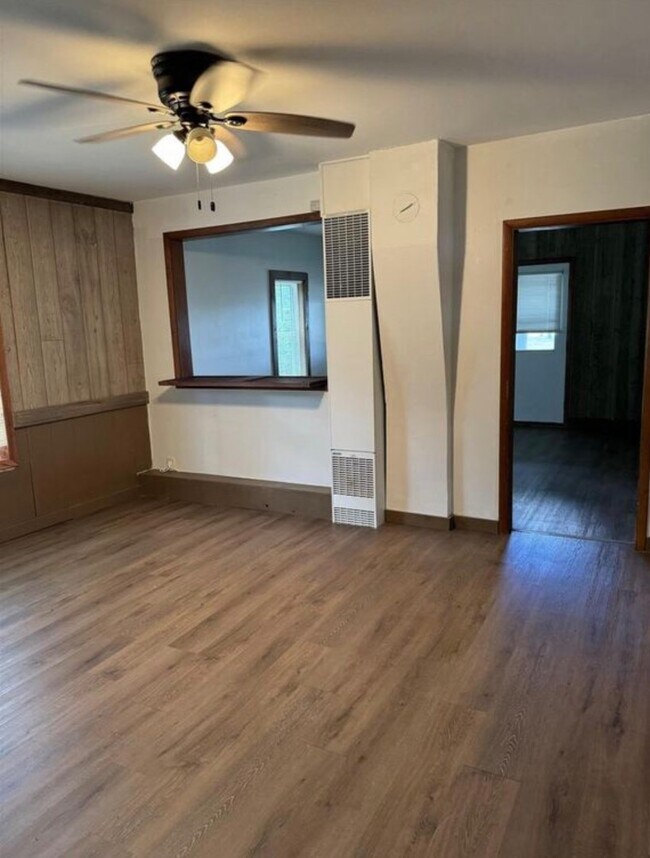 Foto del edificio - 409 Cedar St