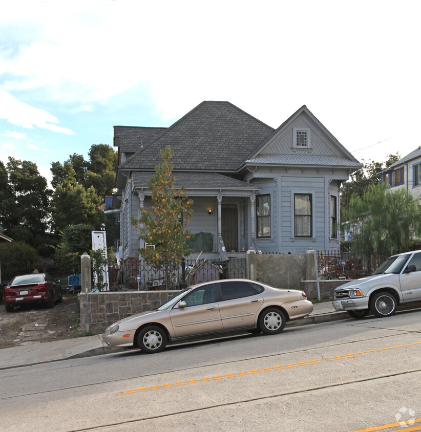 Building Photo - 1116 1/2 Marion Ave