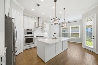 Building Photo - 10009 Granary Dr