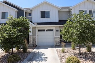 Building Photo - 1208 1740 W