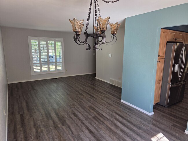 Foto del edificio - 4976 Harvest Rd