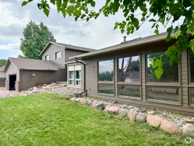 Building Photo - 301 W Mangrum Dr